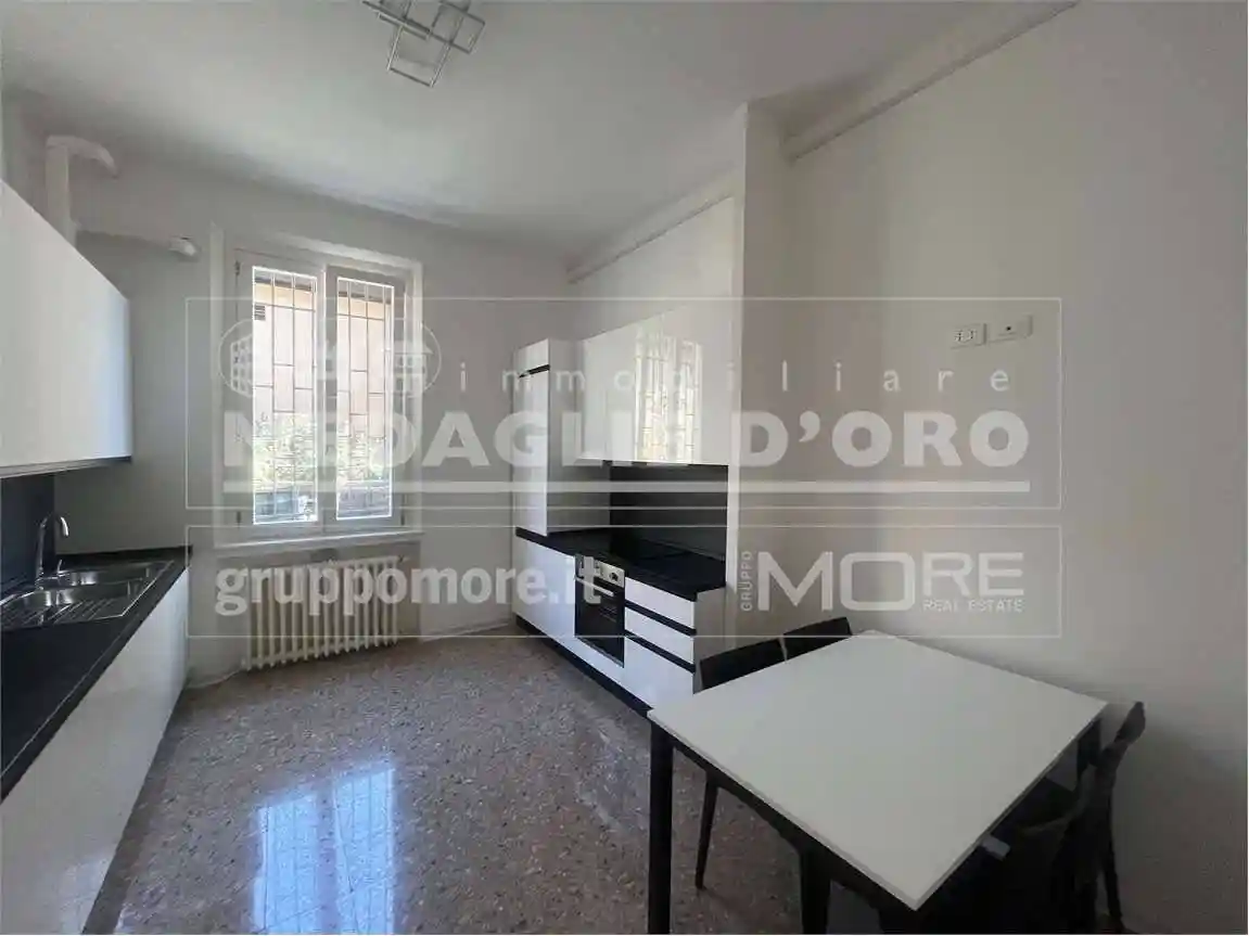 Quadrilocale via Paolo Ferrari , 111, Crocetta, Modena - foto 2