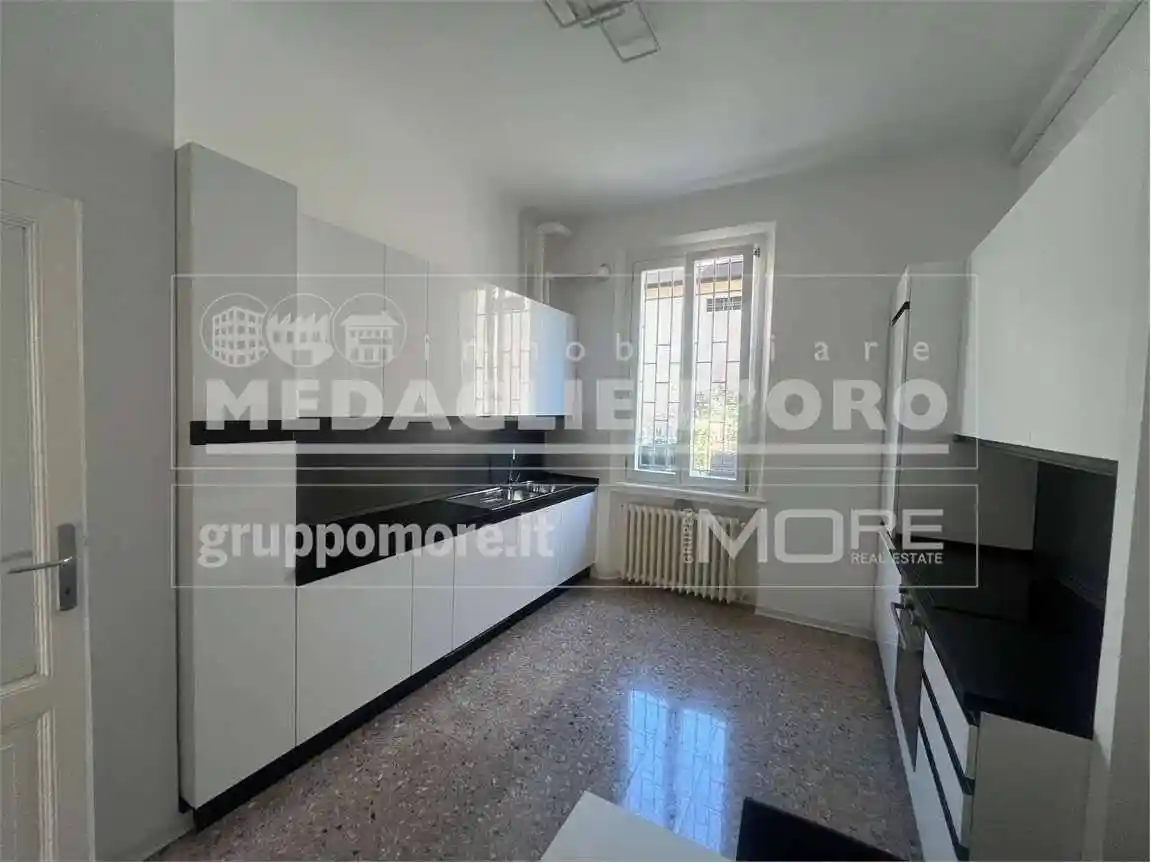 Quadrilocale via Paolo Ferrari , 111, Crocetta, Modena - foto 3