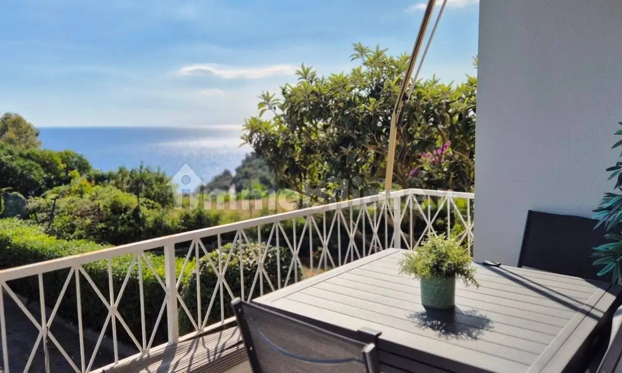 Villa in vendita a Varazze