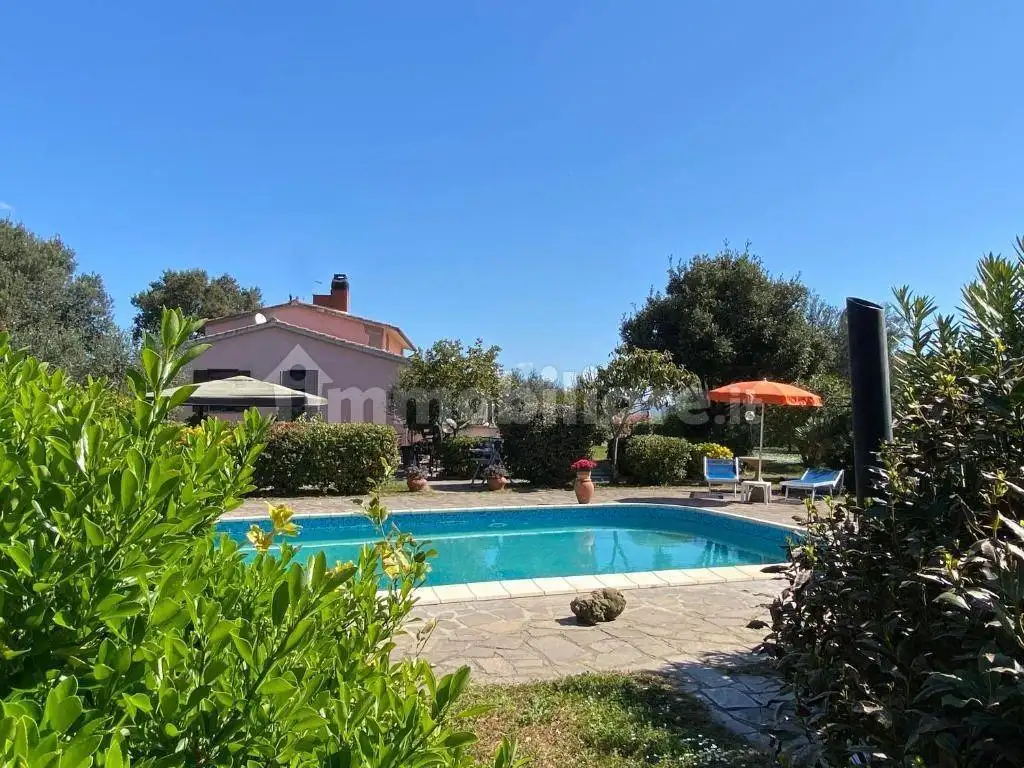 Villa in vendita a Castiglione della Pescaia