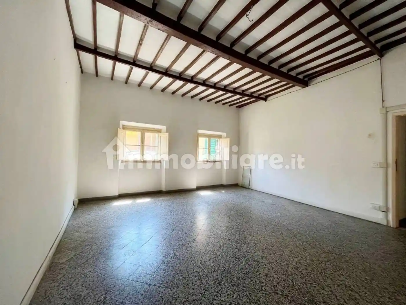 Quadrilocale da ristrutturare, terzo piano, Porta Crucifera, Arezzo - foto 2