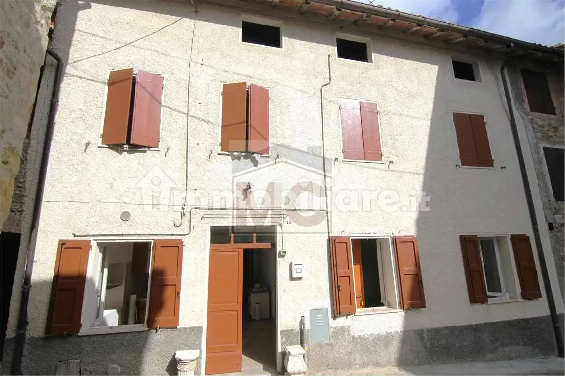 Appartamento in vendita a Viano