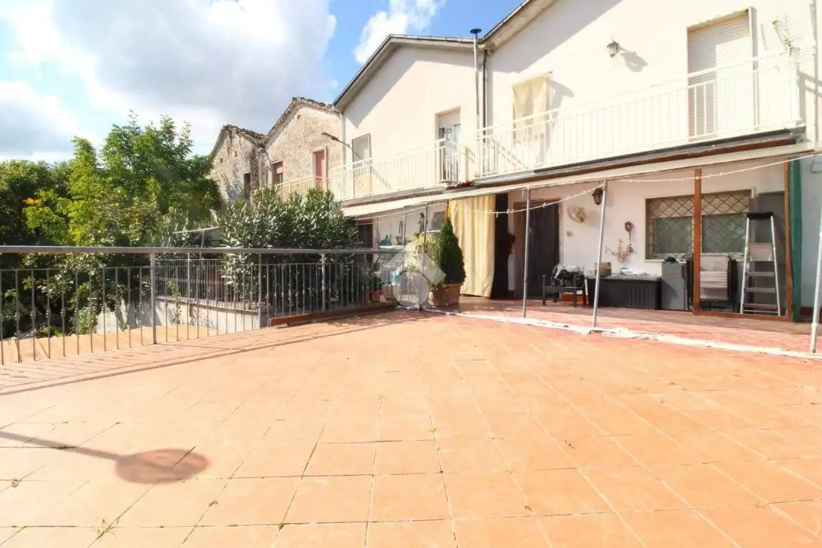 Casa indipendente in vendita a Mirabello Sannitico