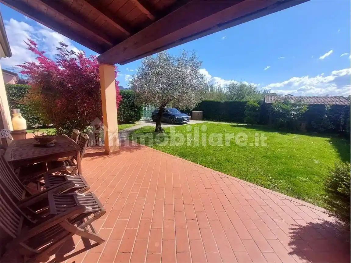 Casa indipendente in vendita a Sarzana