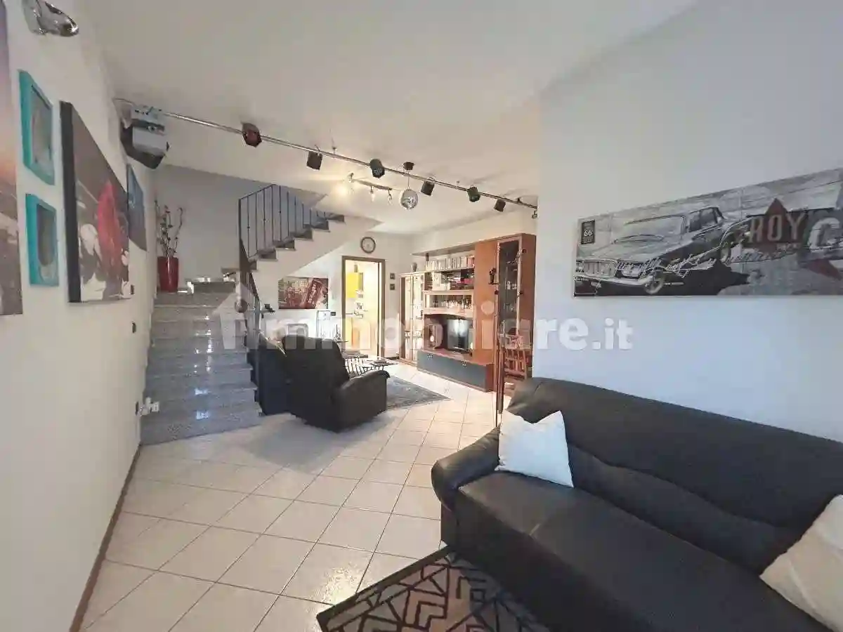 Villetta a schiera - foto 2