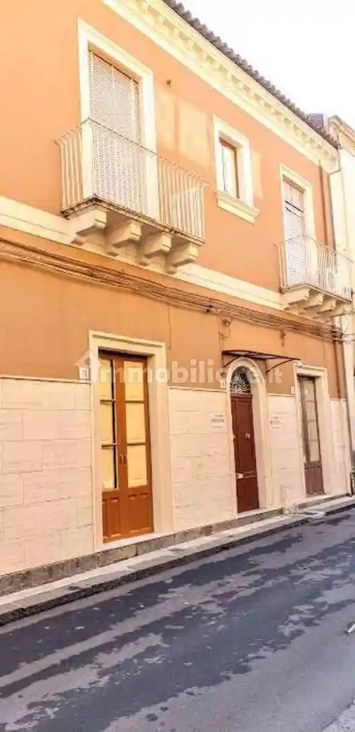 Palazzo - Edificio in vendita a Riposto