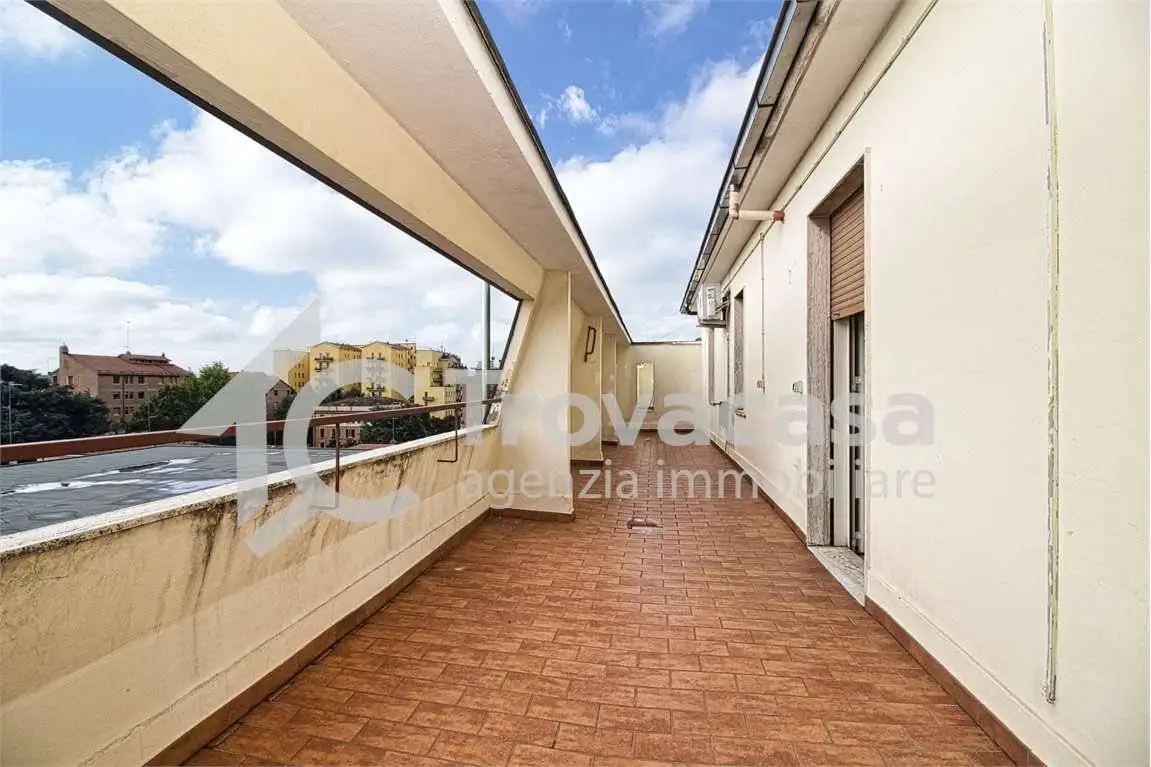 Attico - Mansarda in affitto a Modena