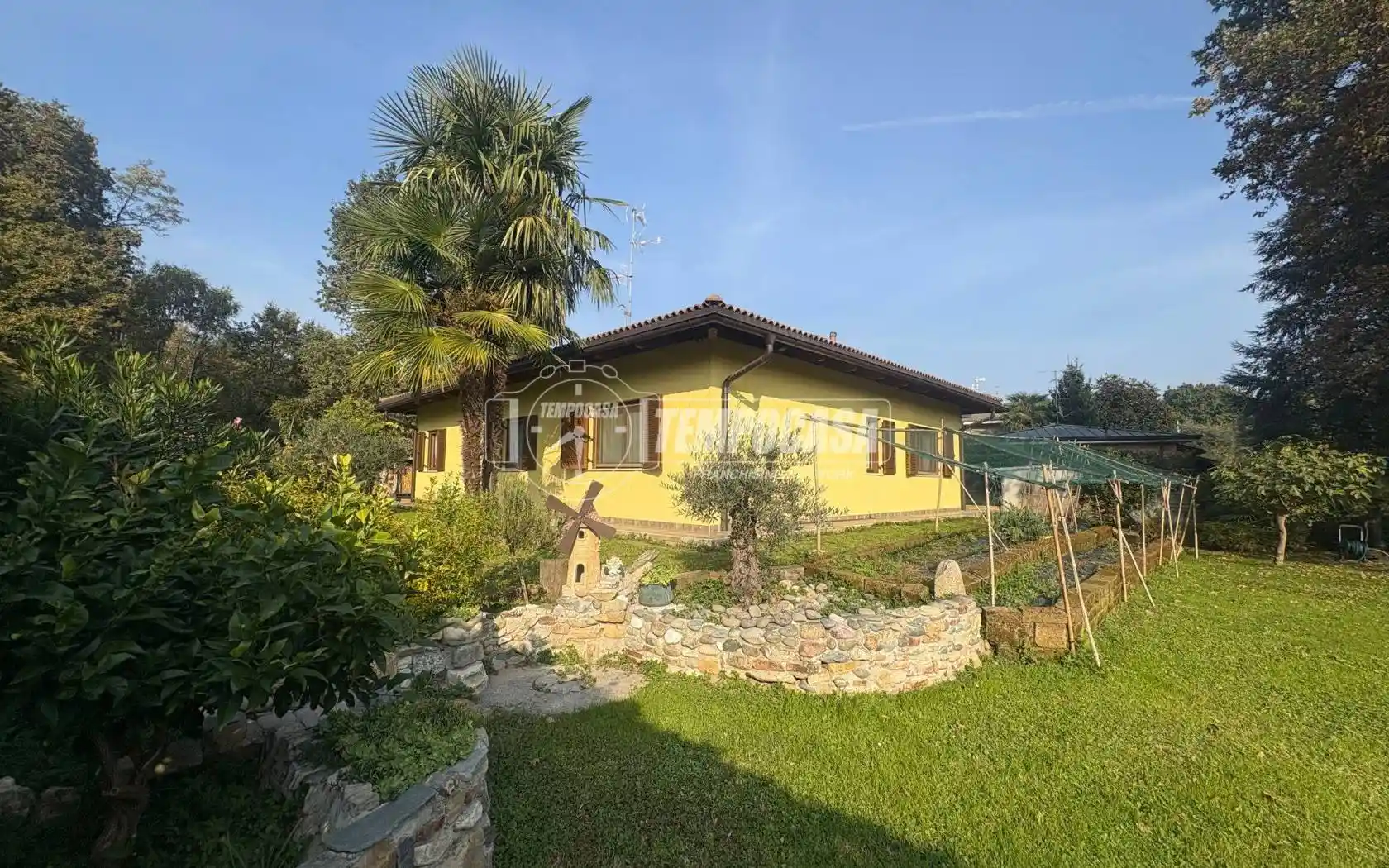 Villa in vendita a Lazzate
