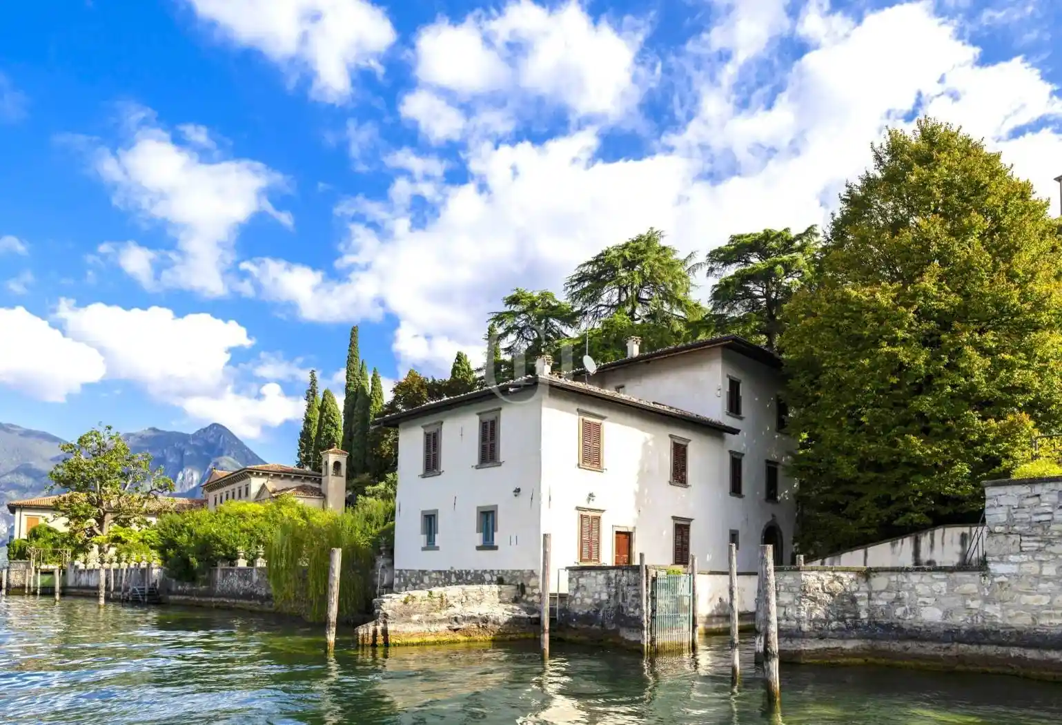 Villa in vendita a Monte Isola