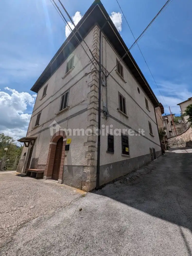 Appartamento in vendita a Leonessa