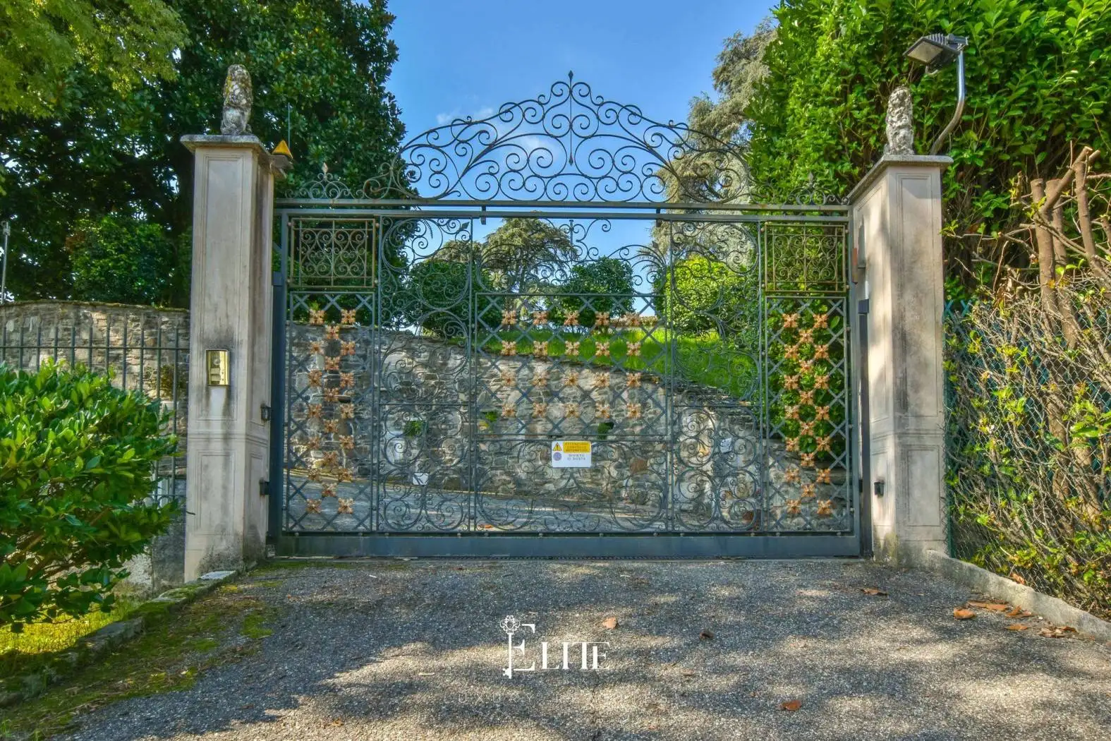 Villa in vendita a Daverio