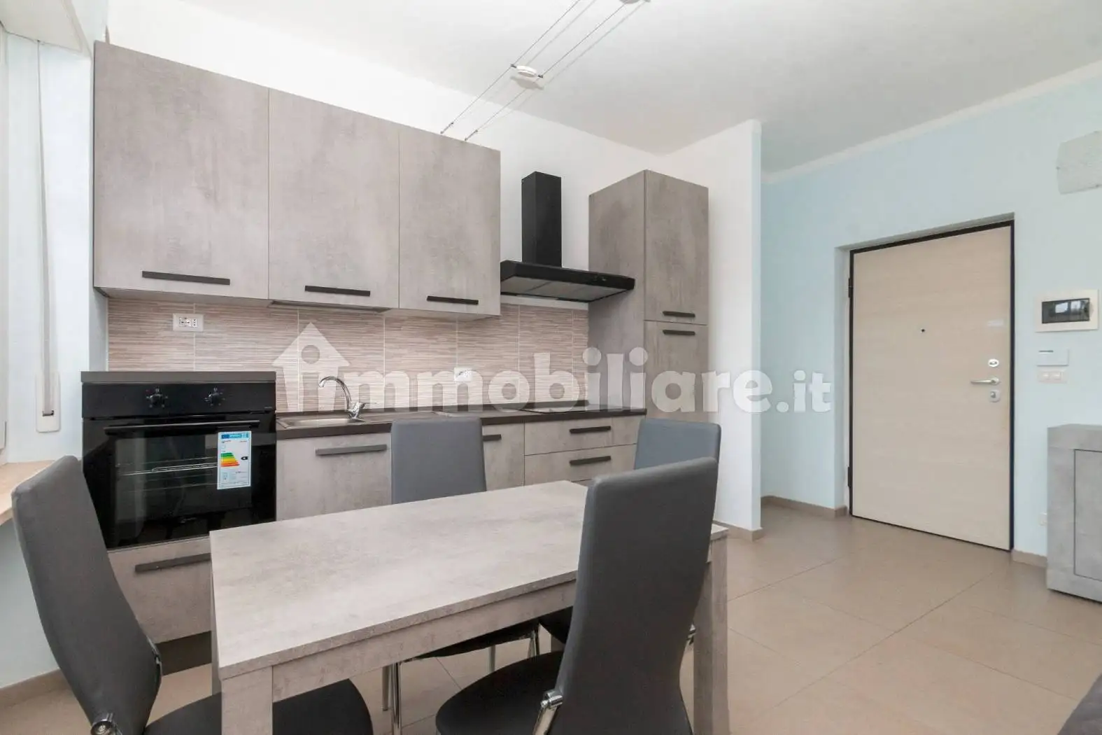 Bilocale piazza Cavour, 14, Centro, Saluzzo - foto 3