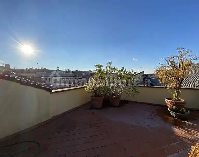 Palazzo - Edificio in vendita a Lodi