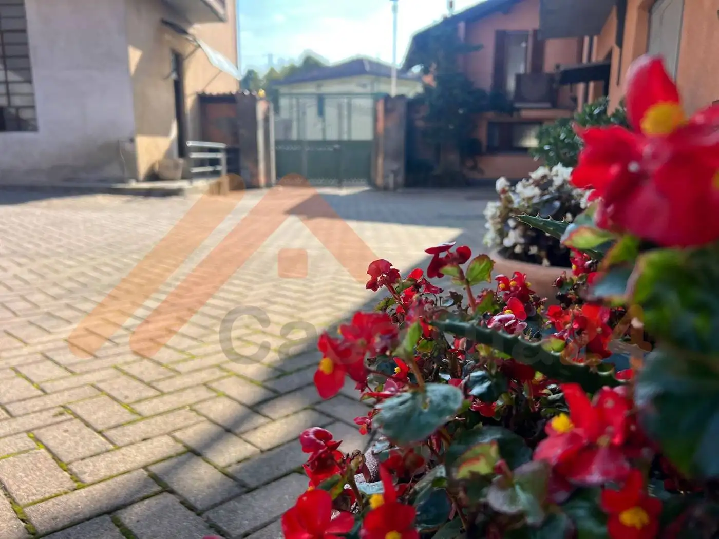 Casa indipendente in vendita a Capiago Intimiano