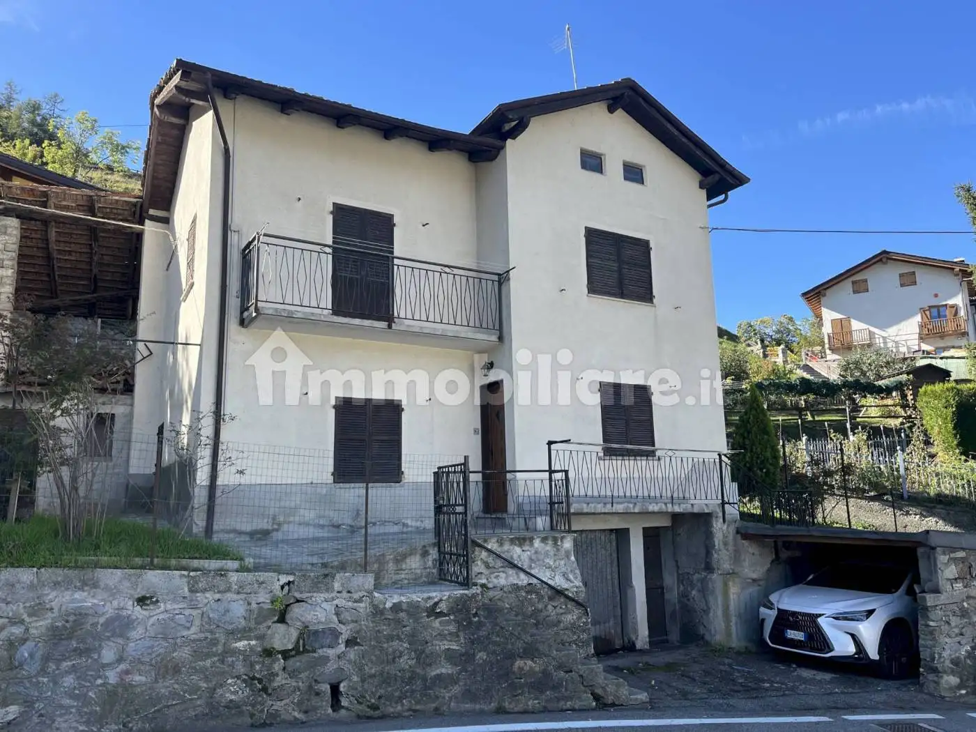 Terratetto unifamiliare frazione Capoluogo, 188, Centro, Charvensod - foto 2