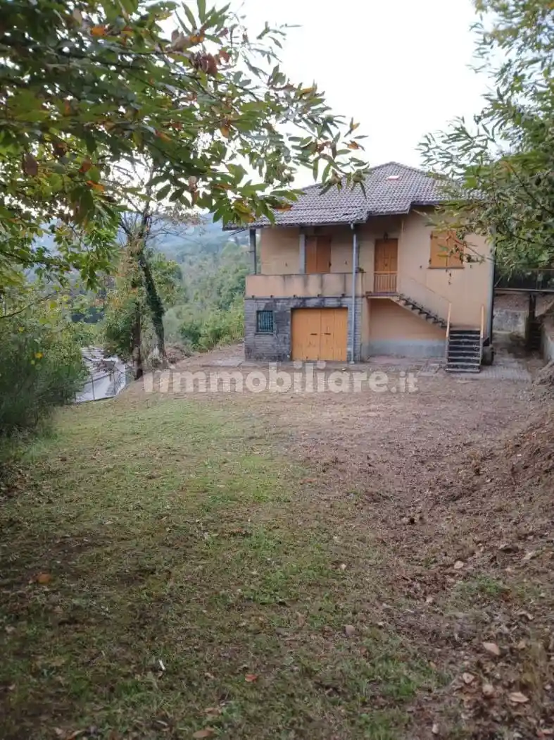 Villa in vendita a Varese Ligure