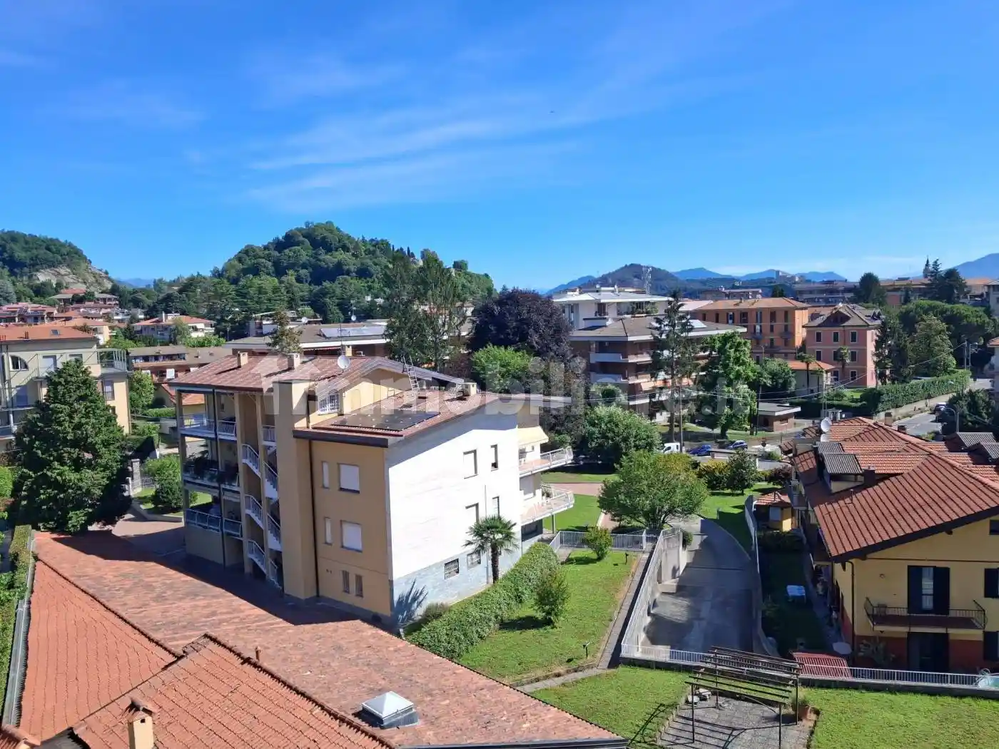 Appartamento in affitto a Arona