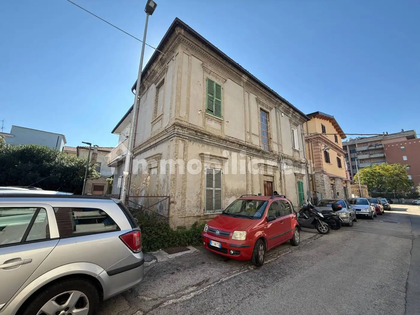 Palazzo - Edificio in vendita a Montesilvano