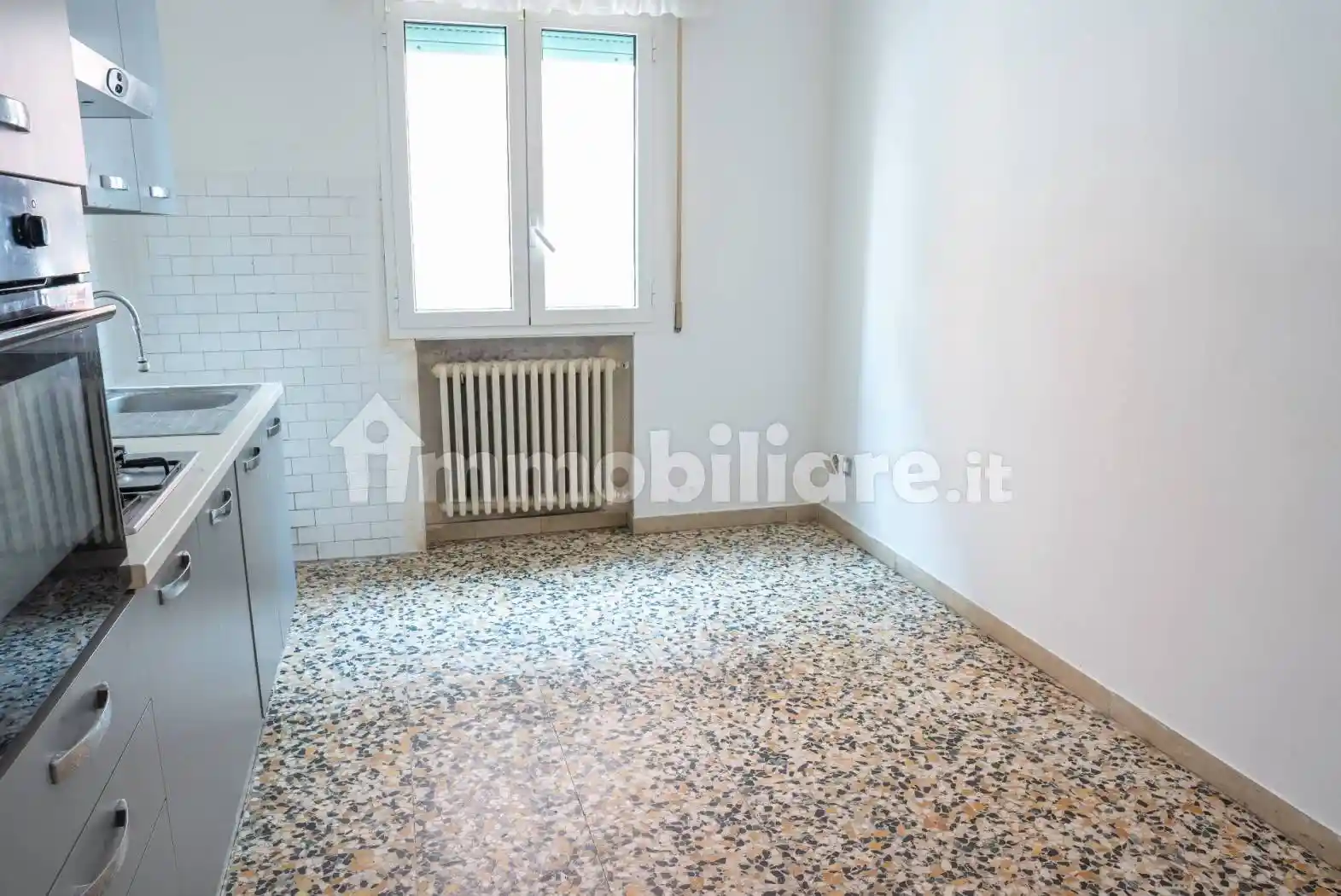 Trilocale buono stato, primo piano, Centro Storico, Imola - foto 4