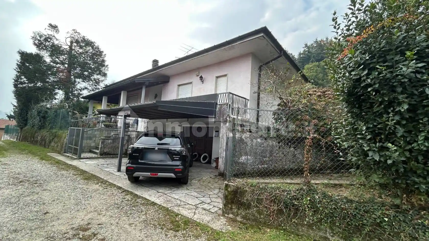 Villa in vendita a Besozzo