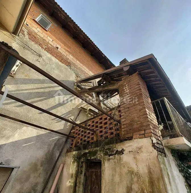 Casa indipendente in asta a Castelspina