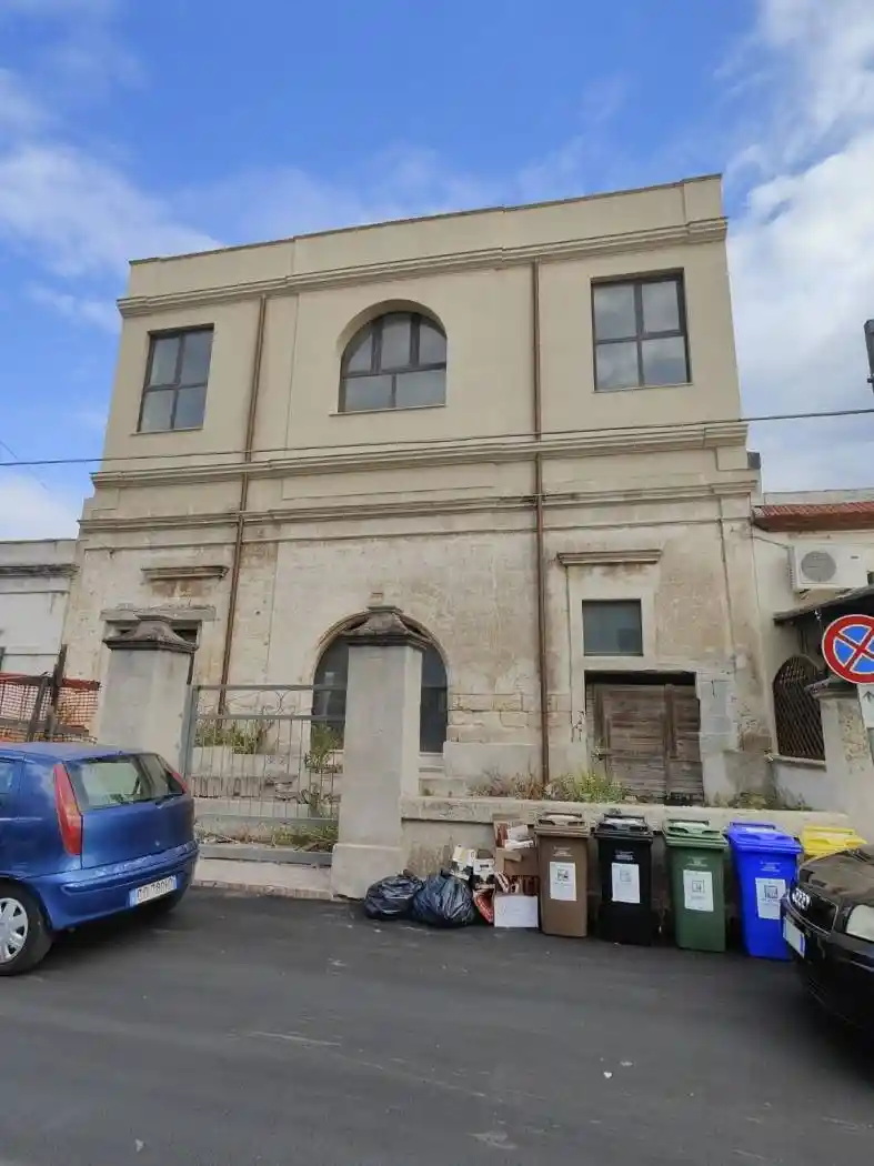 Palazzo - Edificio in vendita a Statte