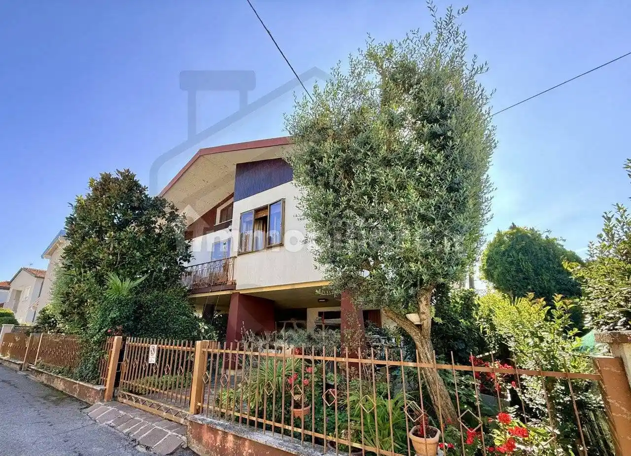 Casa indipendente in vendita a Abano Terme