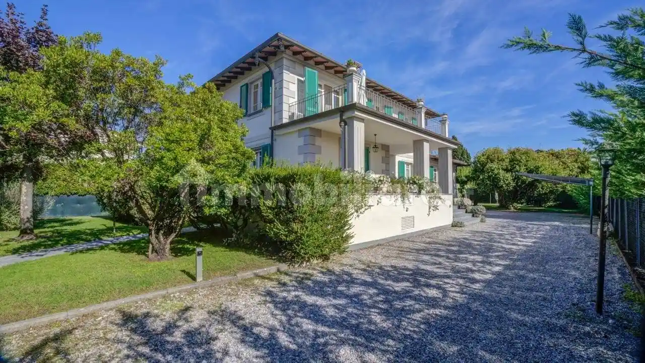 Villa in vendita a Forte dei Marmi
