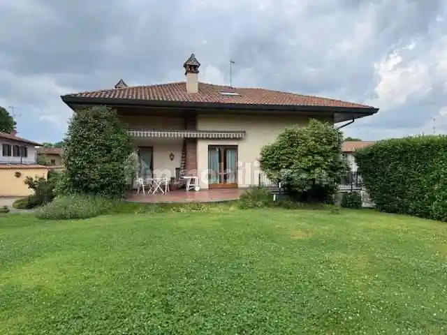 Villa in vendita a Castelletto Sopra Ticino