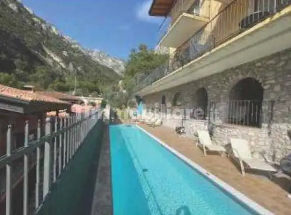 Palazzo - Edificio in vendita a Limone sul Garda