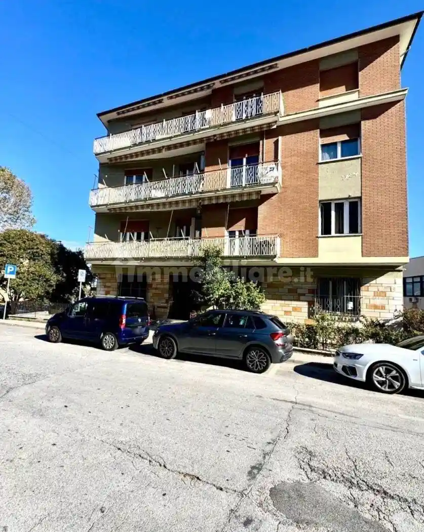 Appartamento in vendita a Falconara Marittima