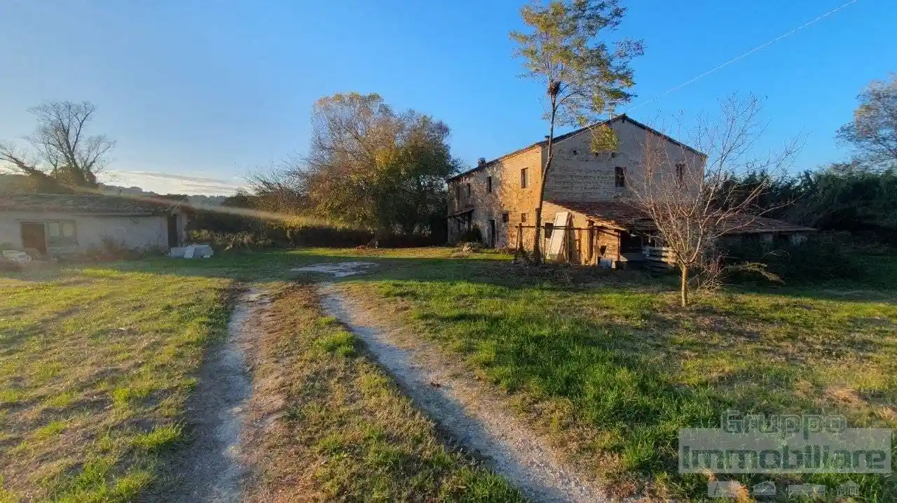 Rustico - Casale in vendita a Mombaroccio