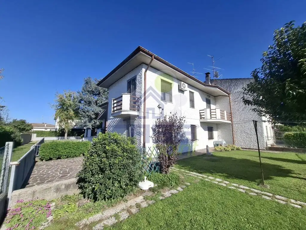 Terratetto plurifamiliare via Don Luigi Sterzi, Centro, Castelvetro Piacentino - foto 3