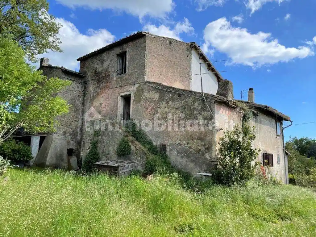 Rustico - Casale in vendita a Viterbo