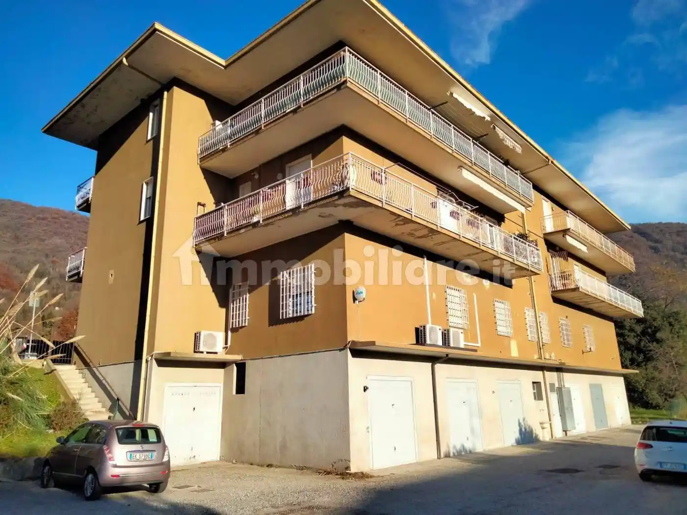 Appartamento in vendita a Casalzuigno