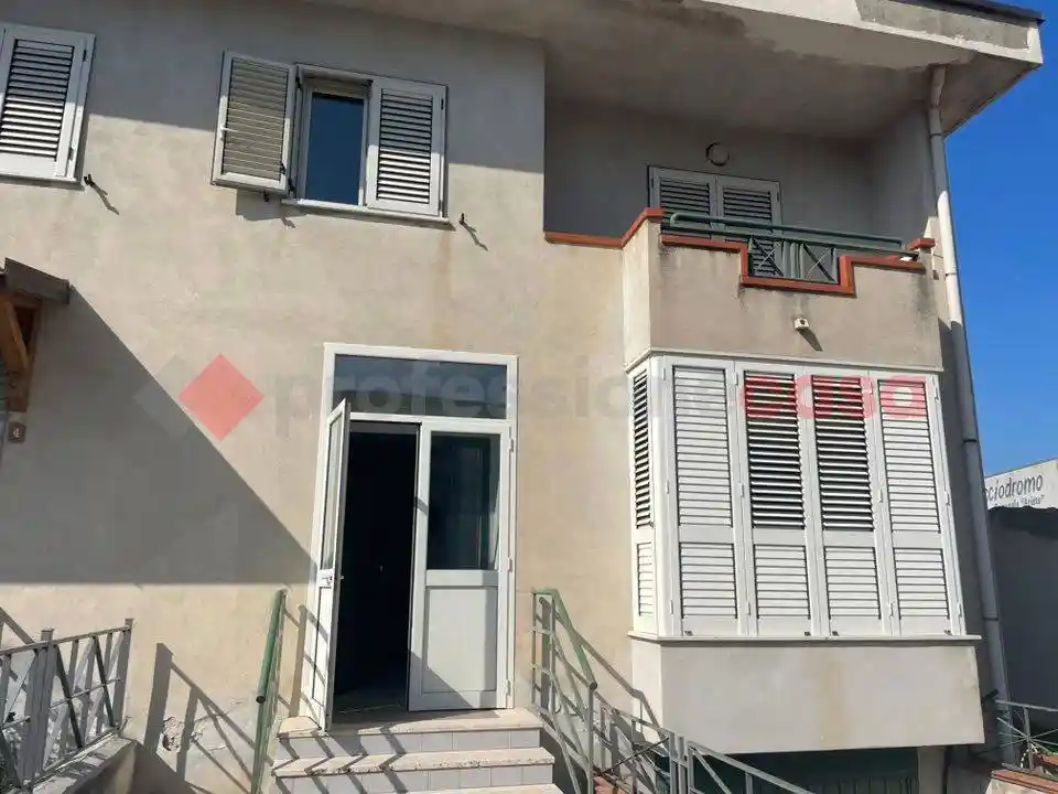 Villa a schiera 5 locali, buono stato, Camigliano - foto 4