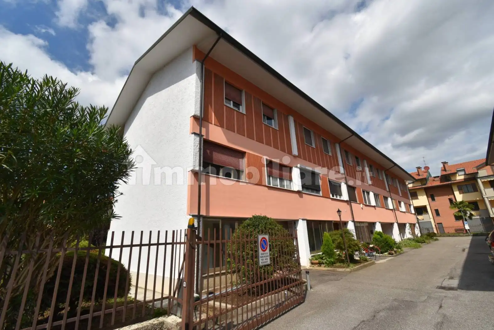 Casa indipendente in vendita a Aicurzio