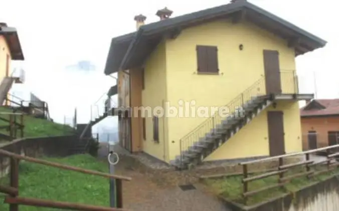 Palazzo - Stabile in asta a Camerata Cornello