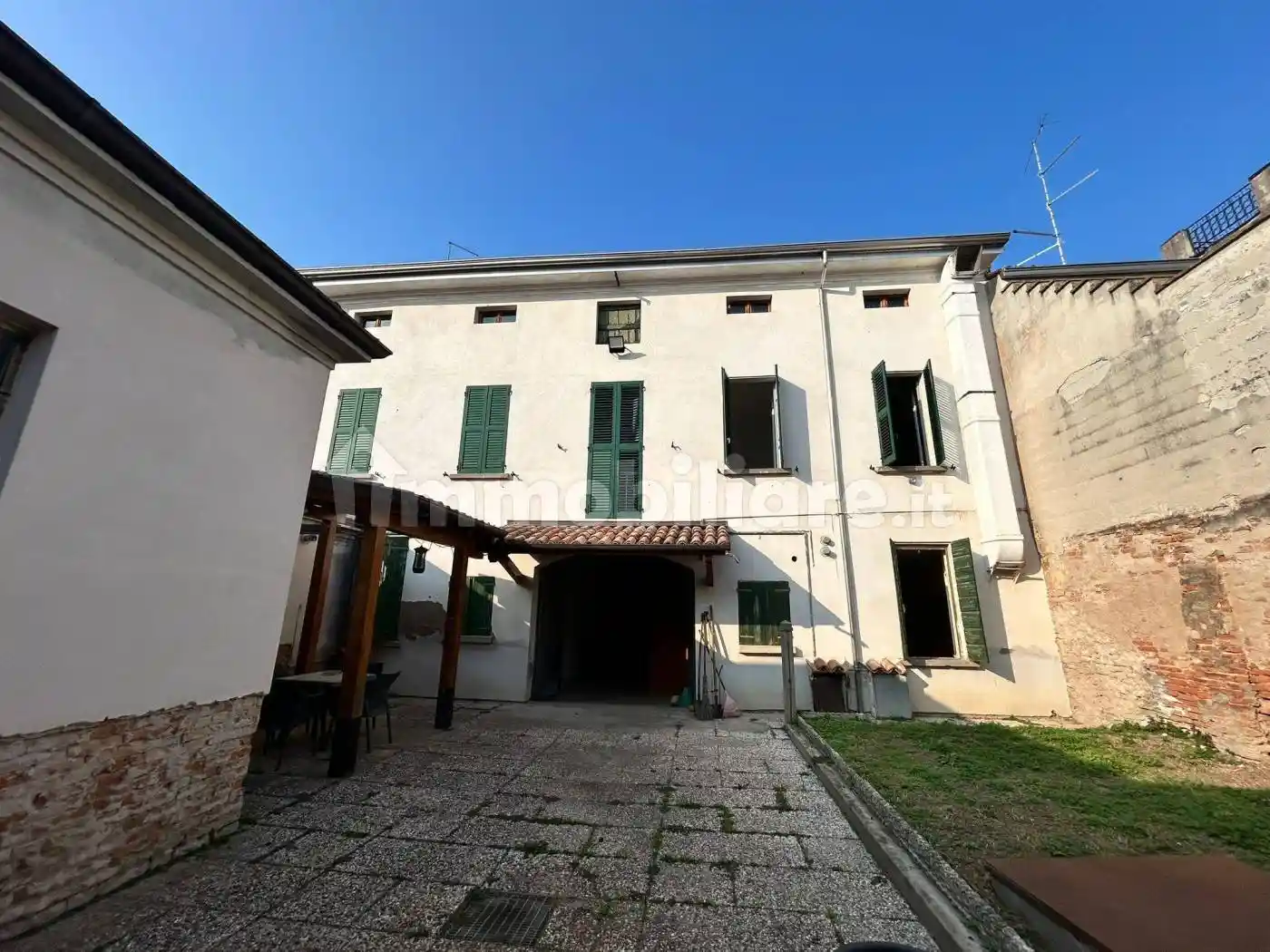 Casa indipendente in vendita a Gualtieri