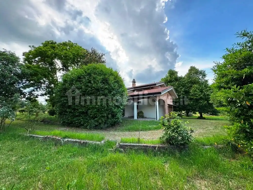 Villa in vendita a Castelvetro di Modena