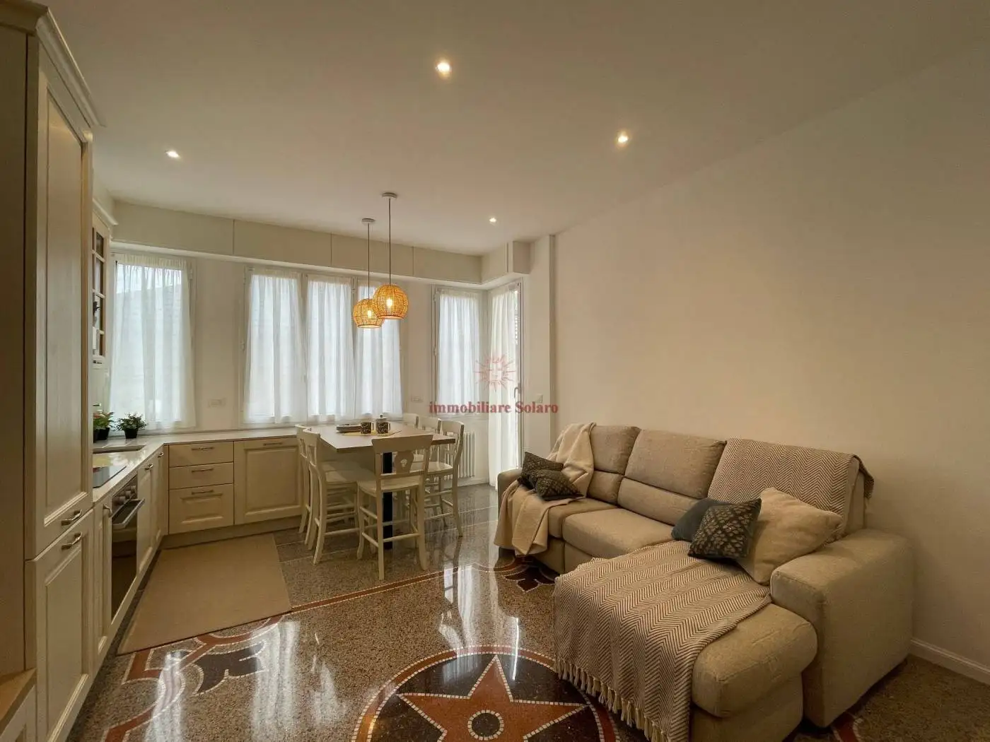 Trilocale via Giuseppe Garibaldi 26, Centro, Varazze - foto 2