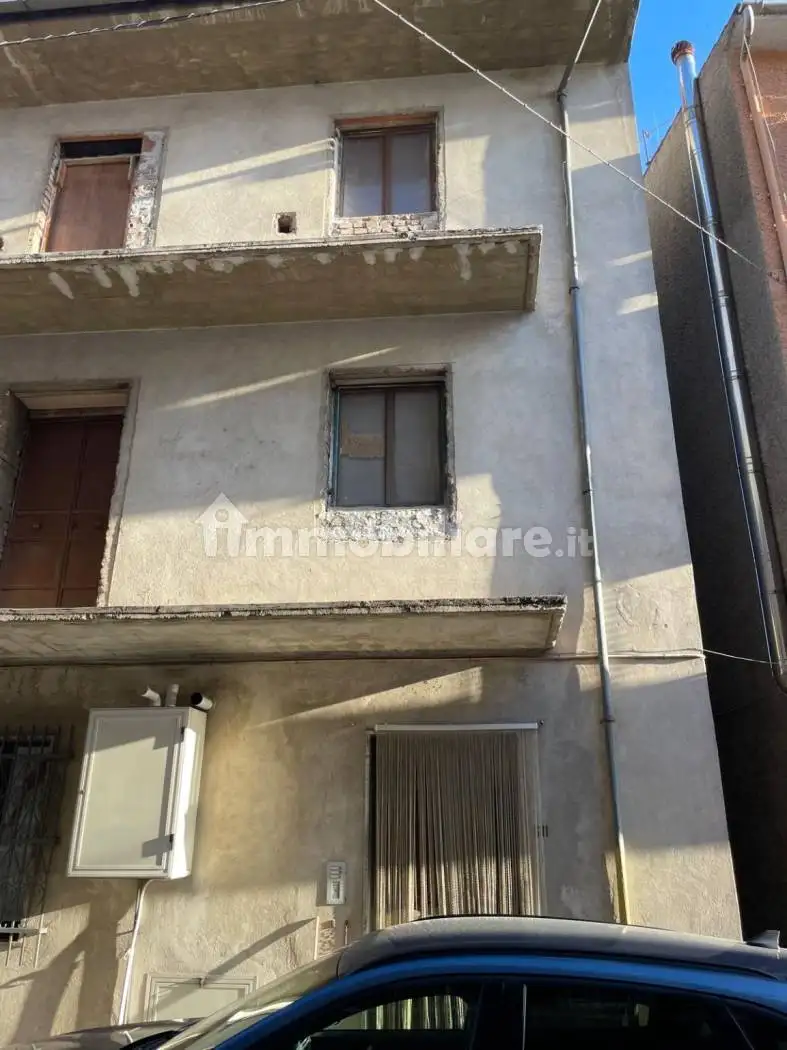 Palazzo - Edificio in vendita a Bisignano