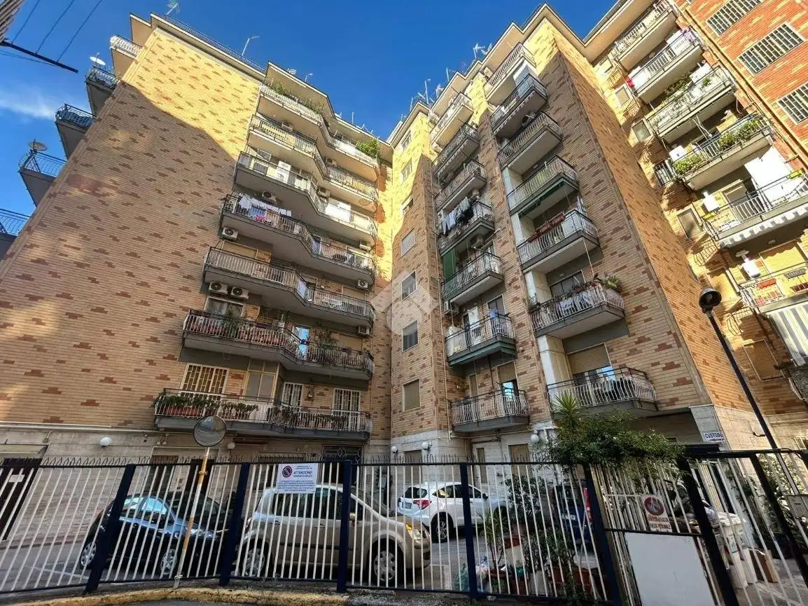 Appartamento in affitto a Napoli