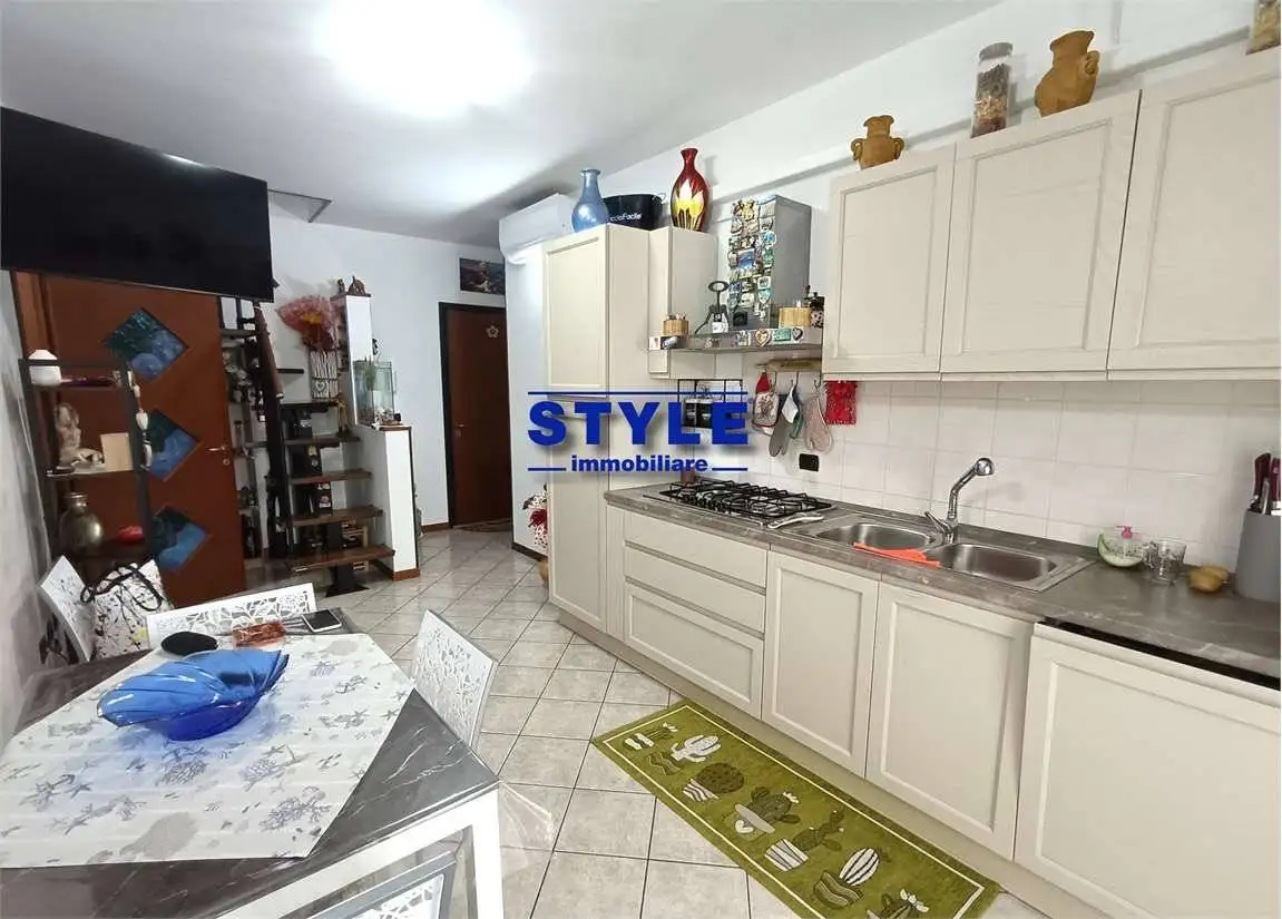 Trilocale ottimo stato, secondo piano, Centro, Campagna Lupia - foto 3