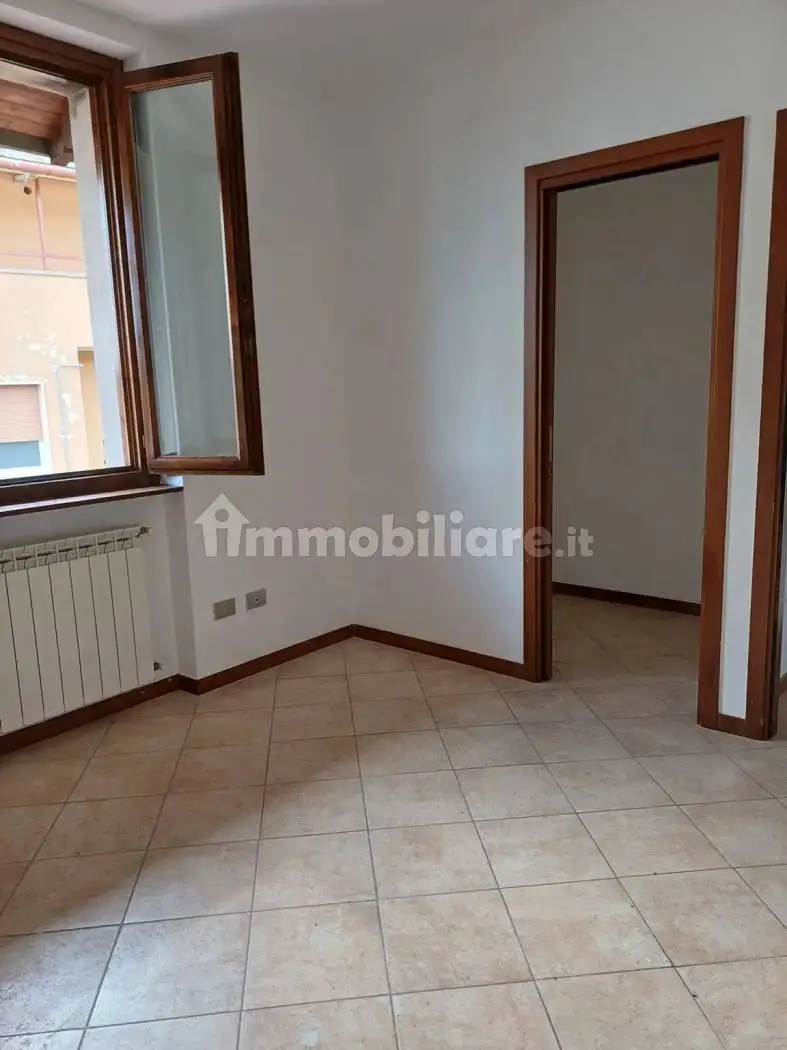 Trilocale via Nazario Sauro, Centro, Azzate - foto 4