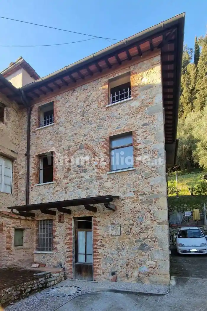 Rustico - Casale in vendita a Camaiore