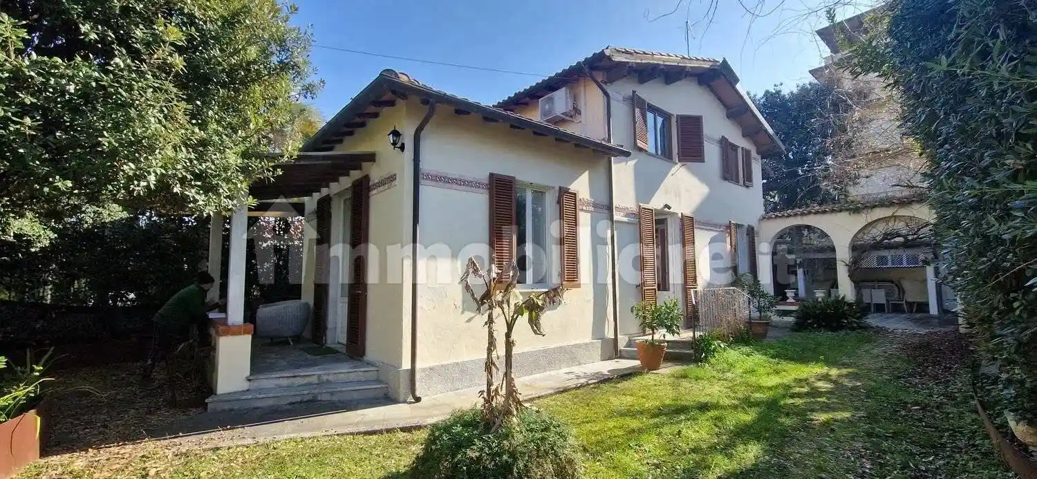 Villa in vendita a Pietrasanta