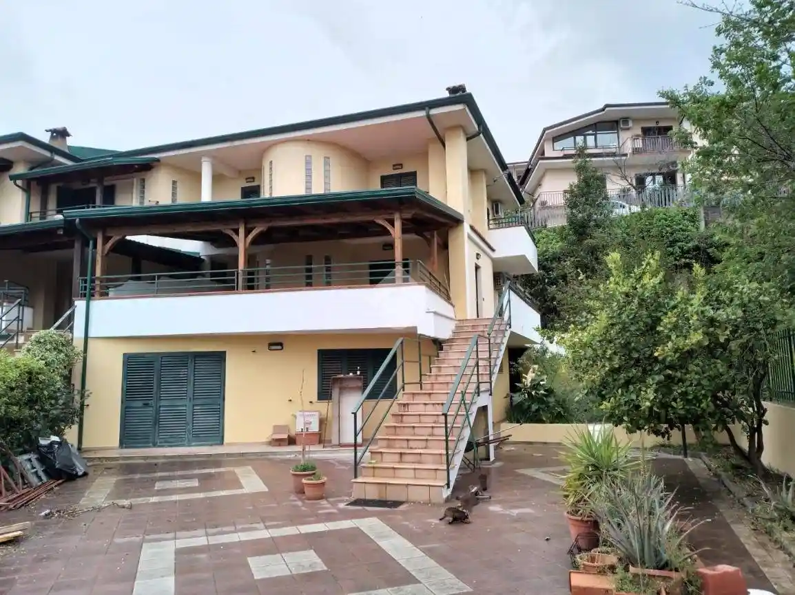 Villa bifamiliare via delle Querce 14, Castrolibero - foto 2