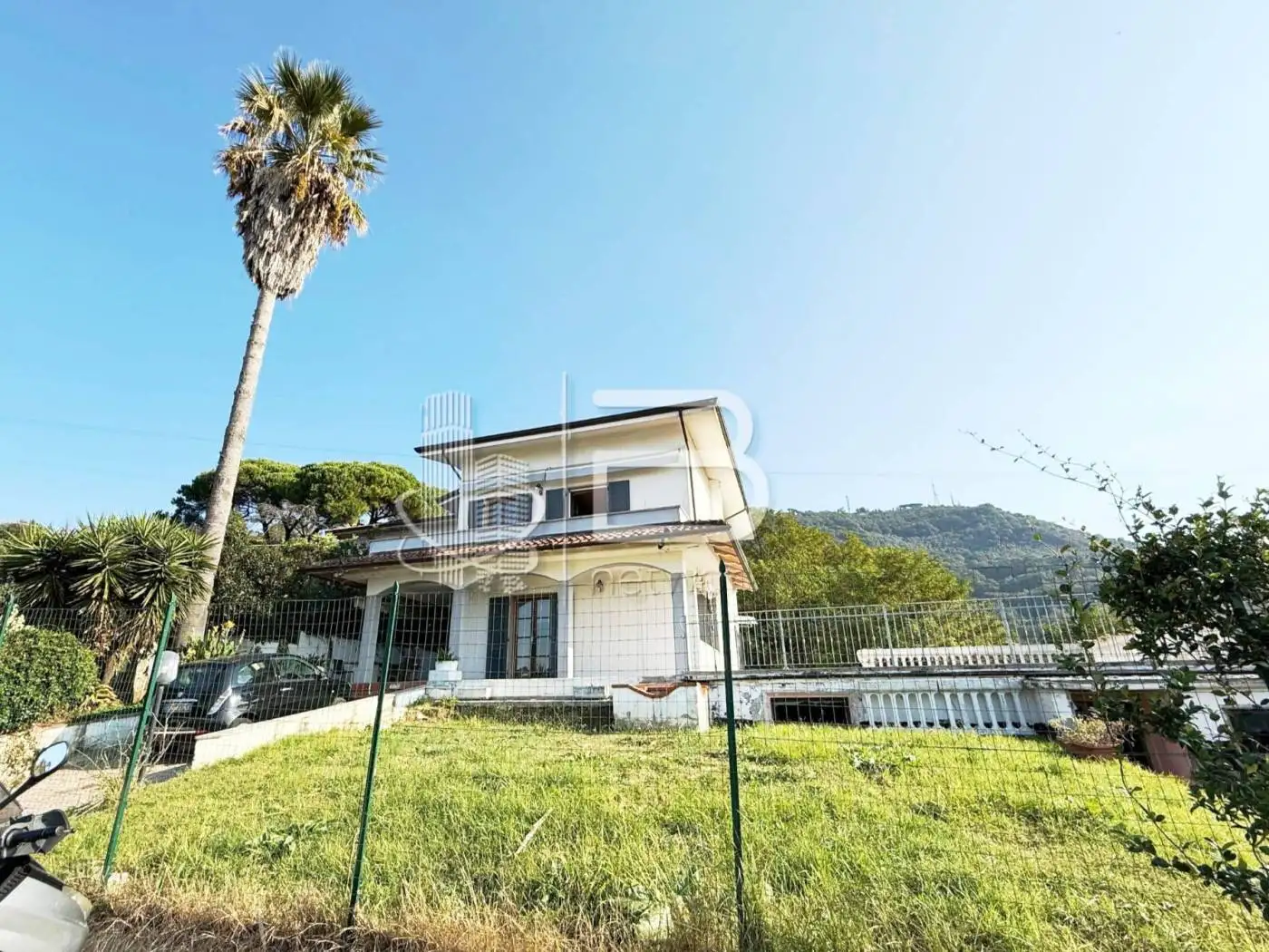 Villa in vendita a Carrara