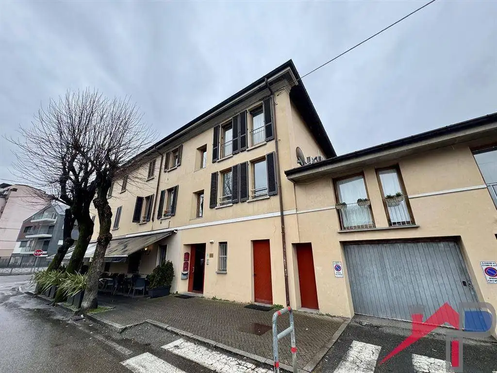 Trilocale buono stato, secondo piano, Centro, Cisano Bergamasco - foto 2